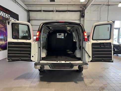 Used 2024 Chevrolet Express 2500 Work Van w/ Driver Convenience Package image 8