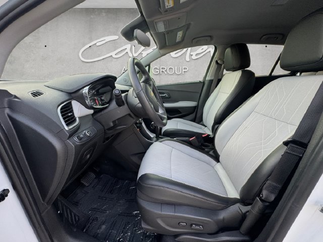Used 2020 Chevrolet Trax LT w/ LT Convenience Package FWD image 19
