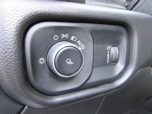 Used 2024 RAM 3500 Big Horn AWD/4WD image 21