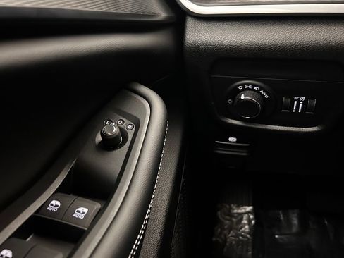 New 2025 Jeep Grand Cherokee Altitude AWD/4WD image 19
