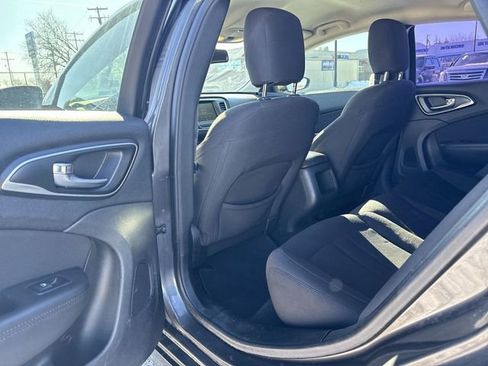 Used 2015 Chrysler 200 Limited w/ Convenience Group image 14