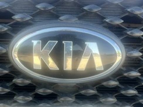 Used 2016 Kia Sorento LX w/ LX Convenience Package FWD image 2