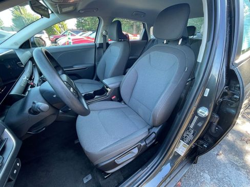 Used 2025 Kia K4 LXS image 35