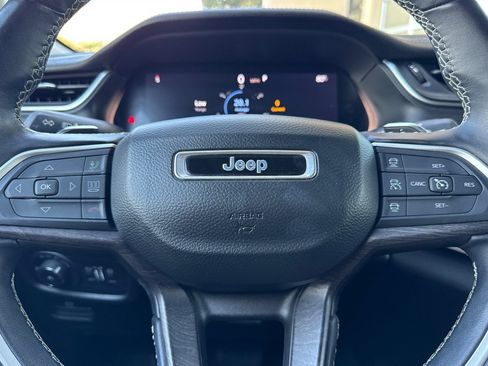 Used 2022 Jeep Grand Cherokee L Limited AWD/4WD image 25