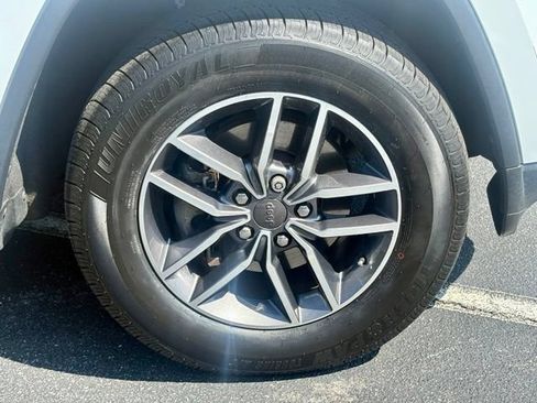 Used 2019 Jeep Grand Cherokee Limited AWD/4WD image 29