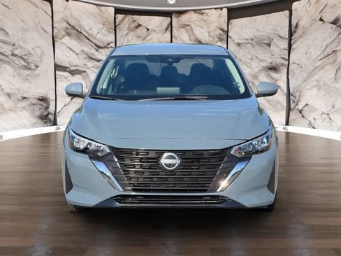 Used 2024 Nissan Sentra SV FWD image 2
