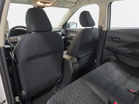 Used 2024 Nissan Kicks SV image 12