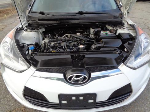 Used 2012 Hyundai Veloster w/ Style Pkg FWD image 26