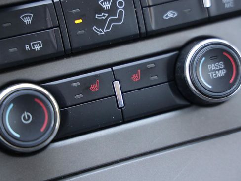 Used 2012 Ford Taurus SEL FWD image 29