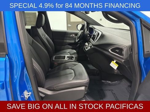 New 2026 Chrysler Pacifica Select w/ S Appearance Package image 23