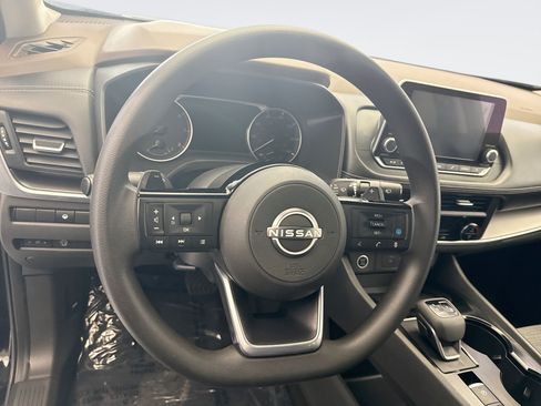 Used 2023 Nissan Rogue SV AWD/4WD image 12