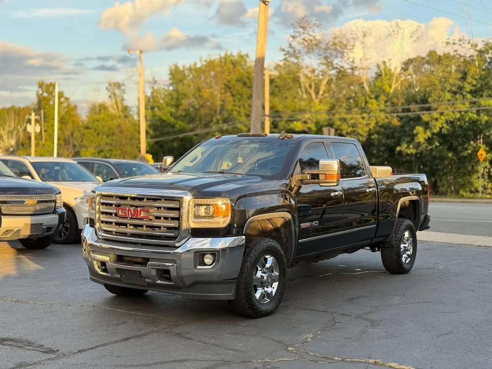Used 2015 GMC Sierra 2500 SLE AWD/4WD image 3