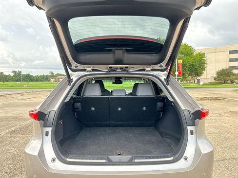 Used 2021 Toyota Venza Limited image 34