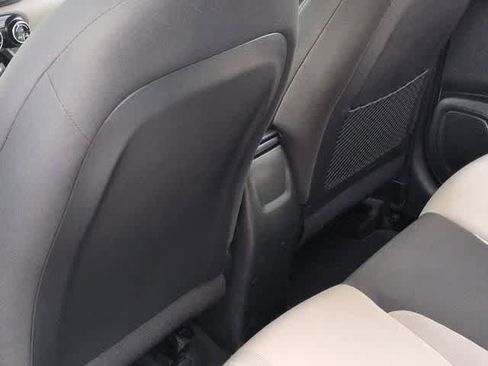 Used 2022 Hyundai Venue SEL FWD image 23