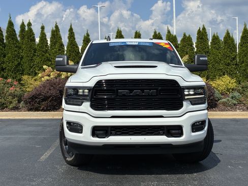 Used 2023 RAM 2500 Limited w/ Night Edition AWD/4WD image 5