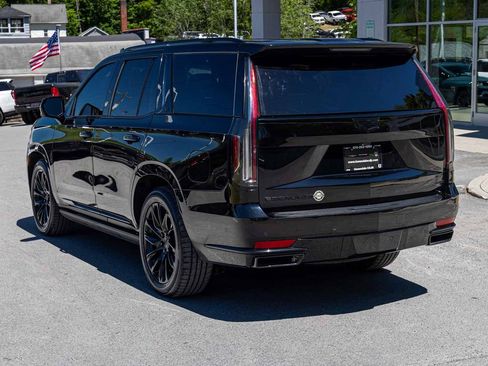 Used 2022 Cadillac Escalade Sport Platinum w/ LPO, ONYX Package AWD/4WD image 6
