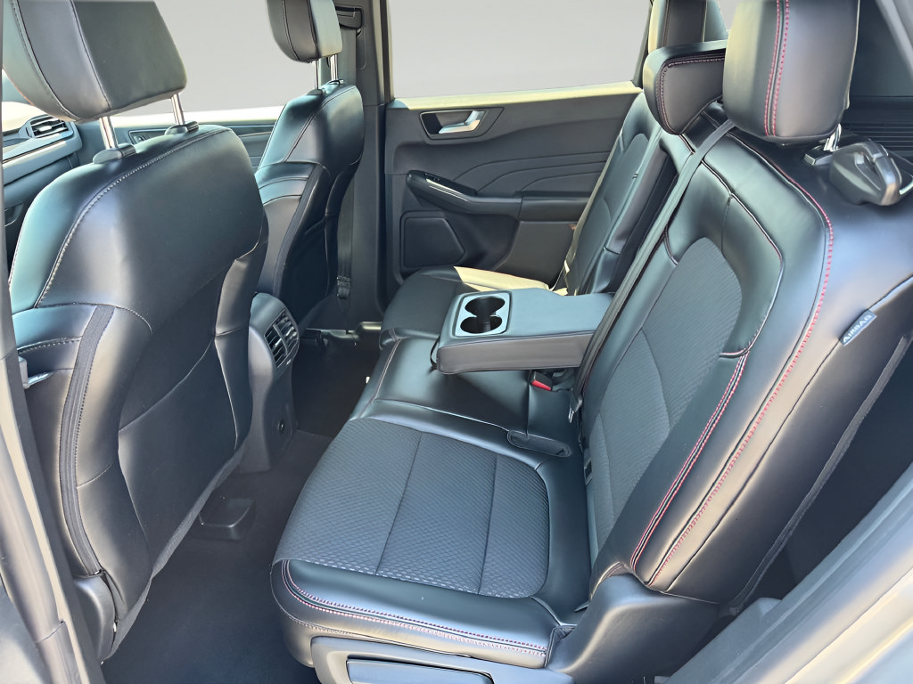 Used 2024 Ford Escape ST-Line w/ Tech Pack #1 FWD image 13