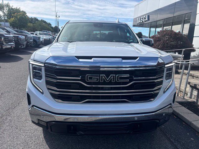 Used 2023 GMC Sierra 1500 SLT w/ SLT Premium Plus Package AWD/4WD image 2
