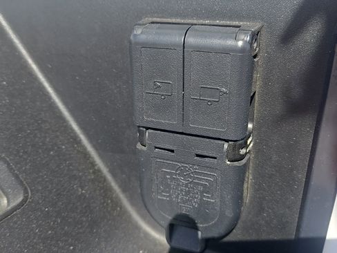 Used 2023 Chevrolet Silverado 1500 ZR2 w/ Technology Package image 43