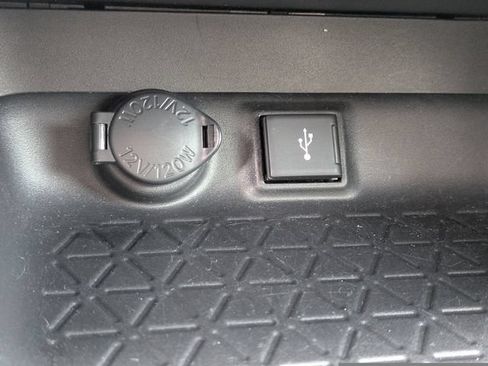 Used 2022 Toyota RAV4 LE FWD image 22