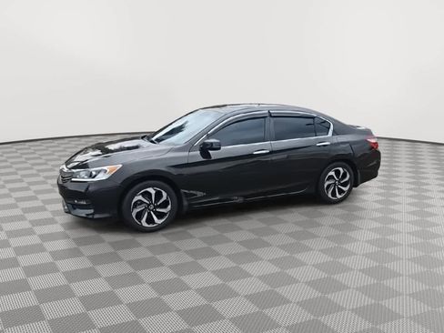 Used 2017 Honda Accord EX-L image 4