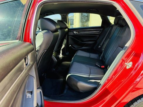Used 2018 Honda Accord Sport image 8