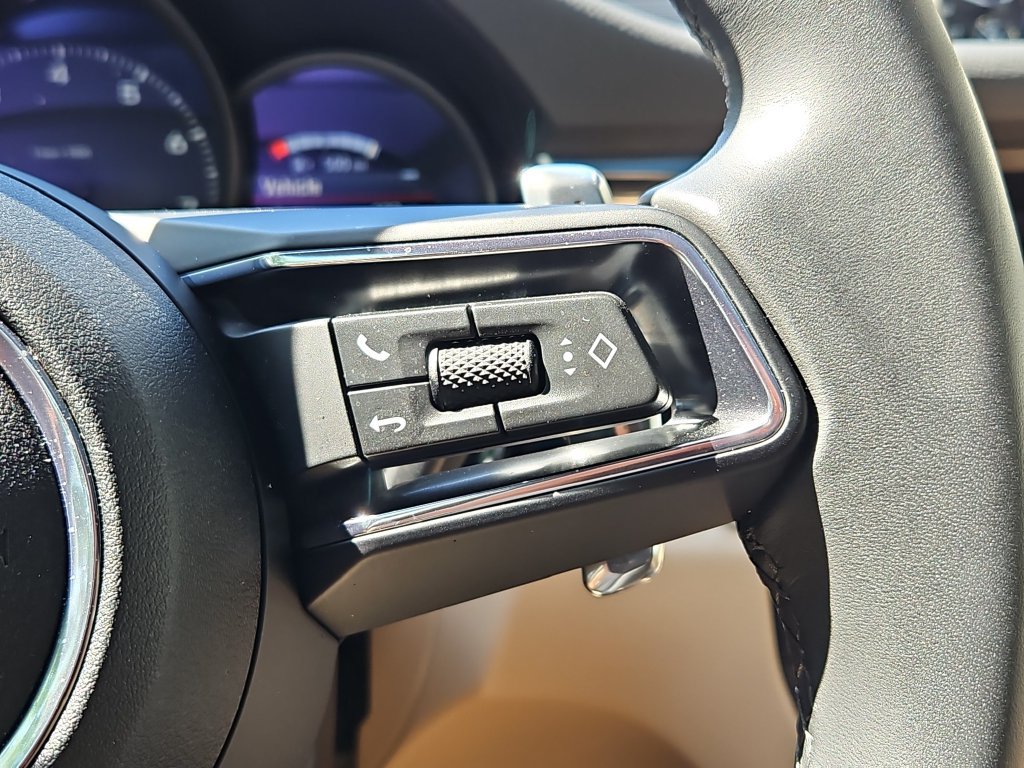 Certified 2026 Porsche Macan AWD/4WD image 30