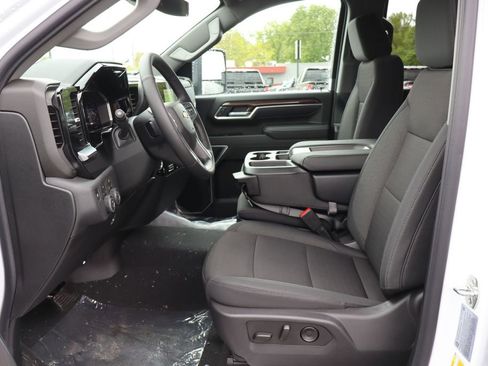 New 2026 Chevrolet Silverado 3500 LT AWD/4WD image 5