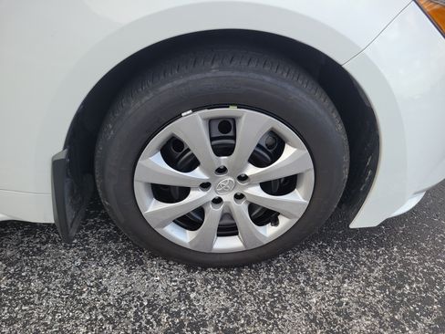 Used 2026 Toyota Corolla LE FWD image 9