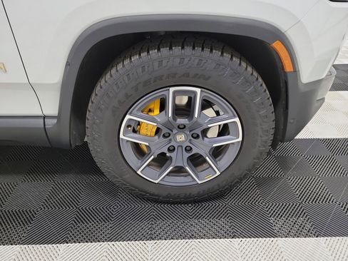 Used 2024 Rivian R1S Adventure image 11