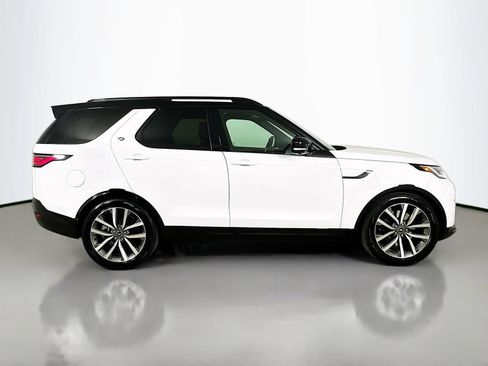 Used 2025 Land Rover Discovery Dynamic SE AWD/4WD image 4
