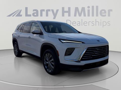 Used 2025 Buick Enclave Preferred FWD image 9