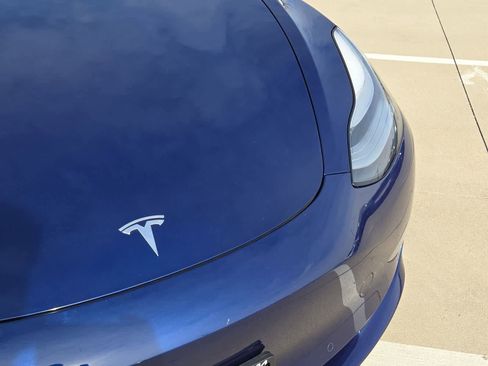 Used 2018 Tesla Model 3 image 10