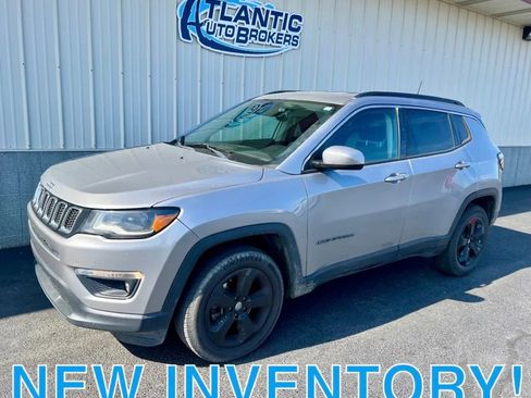 Used 2018 Jeep Compass Latitude w/ Popular Equipment Group AWD/4WD image 1
