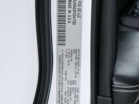 Used 2023 Jeep Grand Cherokee Altitude AWD/4WD image 31