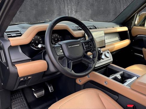 Used 2025 Land Rover Defender 110 V8 image 15