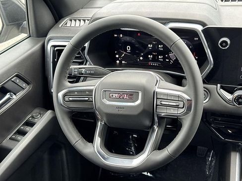 New 2026 GMC Canyon Elevation w/ LPO, Black Badging Package RWD image 8