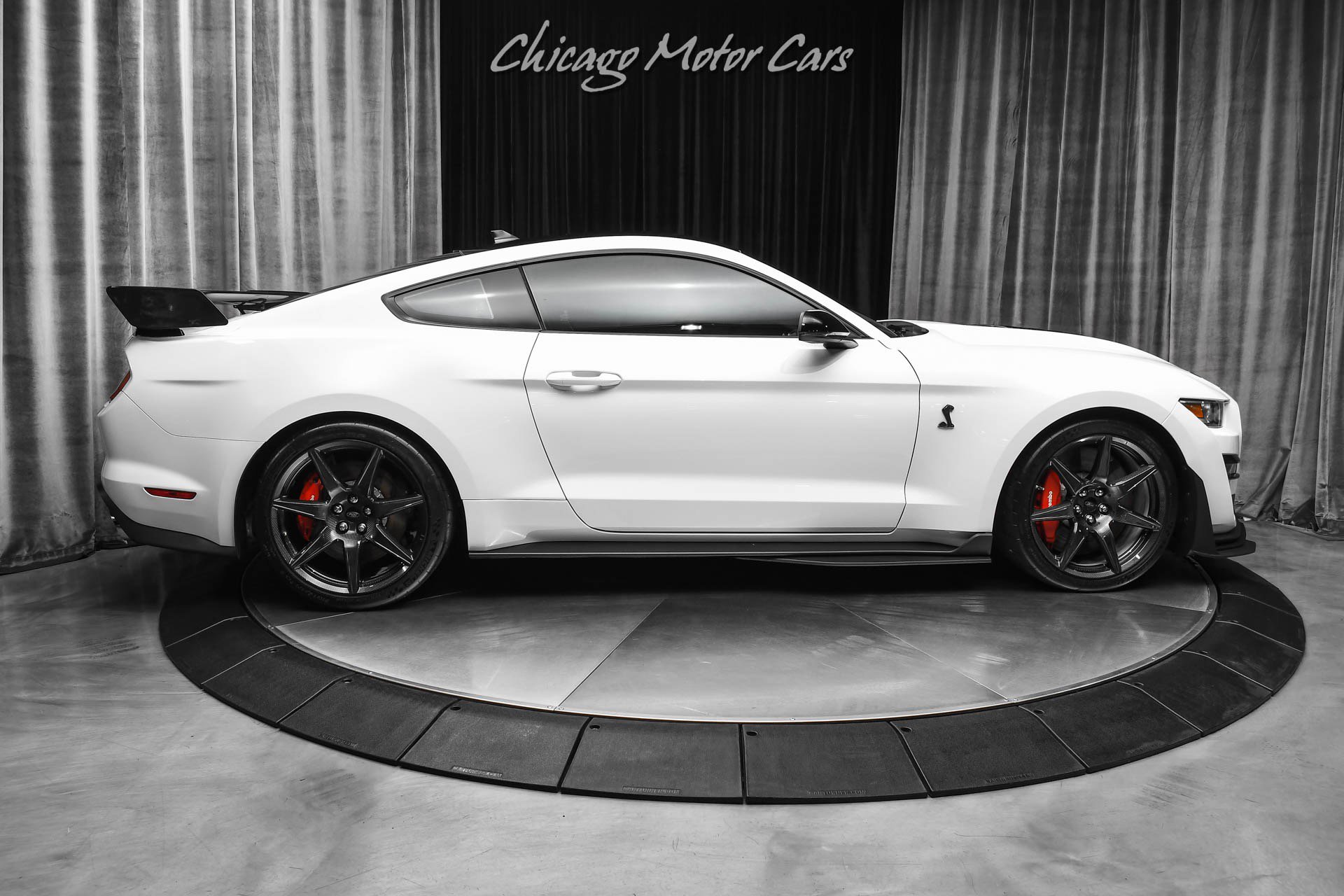 Used 2022 Ford Mustang Shelby GT500 w/ Carbon Fiber Track Pack RWD image 54