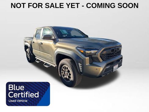 Used 2024 Toyota Tacoma TRD Off-Road image 1