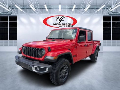 Used 2024 Jeep Gladiator Sport AWD/4WD image 7