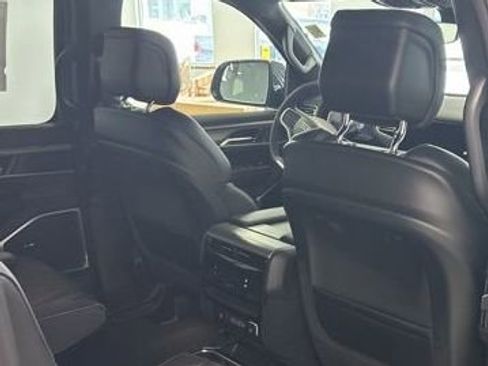 New 2026 Jeep Grand Wagoneer L 4WD w/ Premium Group I image 33