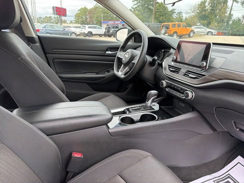 Used 2024 Nissan Altima 2.5 SV image 28