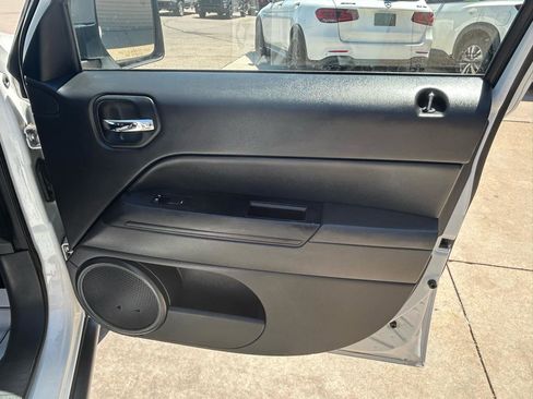 Used 2016 Jeep Patriot Sport w/ Power Value Group FWD image 16