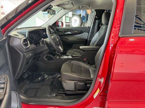 Used 2026 Chevrolet TrailBlazer LT w/ LT Cold Weather Package FWD image 7