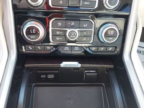 Used 2023 GMC Yukon Denali image 33