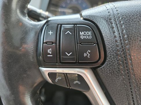 Used 2020 Toyota Sienna XLE Premium AWD/4WD image 8