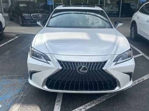 Used 2023 Lexus ES 300h w/ Premium Package FWD image 2