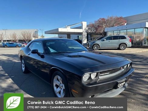 Used 2014 Dodge Challenger R/T image 3