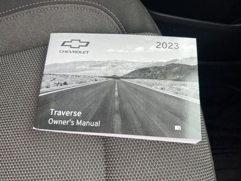 Used 2023 Chevrolet Traverse LT w/ Midnight/Sport Edition image 26