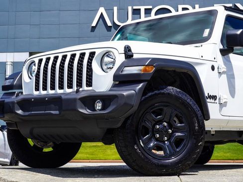 Used 2024 Jeep Wrangler Unlimited Sport AWD/4WD image 2